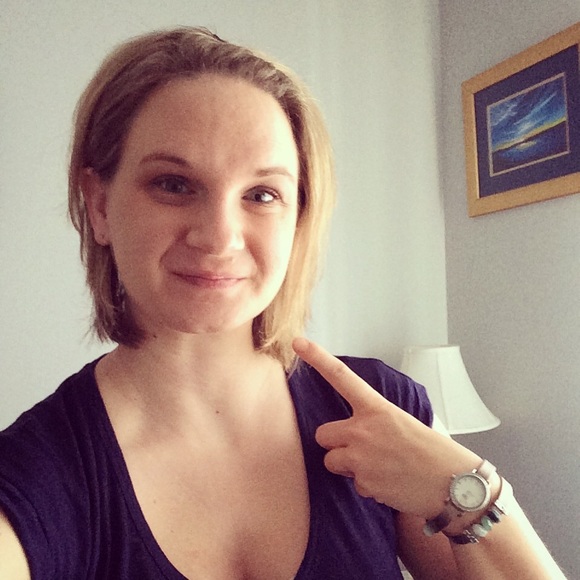 Meet your Posher, Caroline - Picture 1 of 1